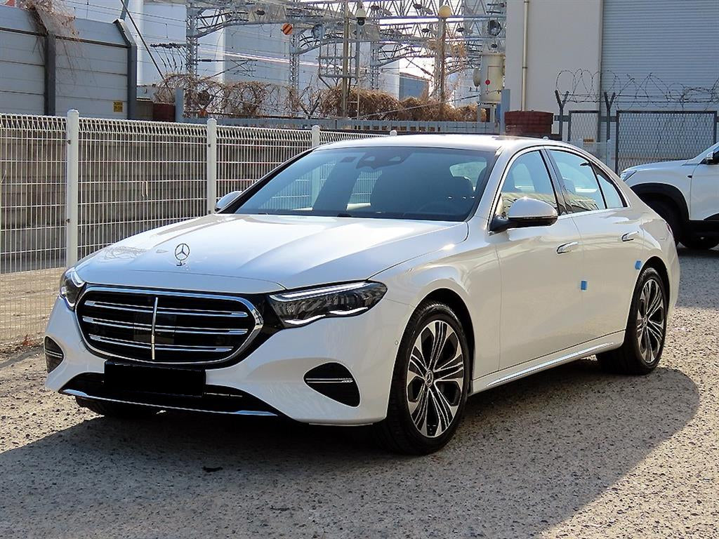 Mercedes-Benz E-Class — photo 02
