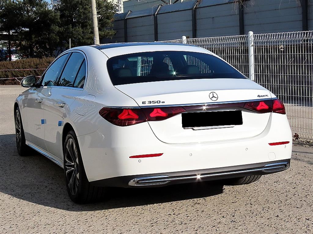 Mercedes-Benz E-Class — photo 03