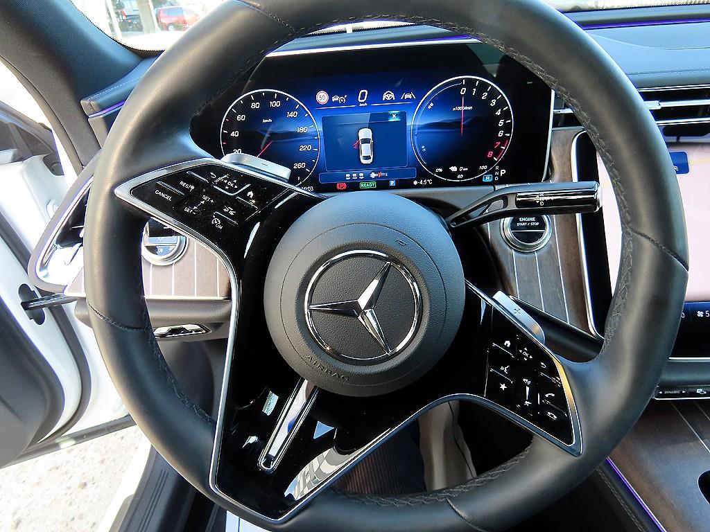 Mercedes-Benz E-Class — photo 08