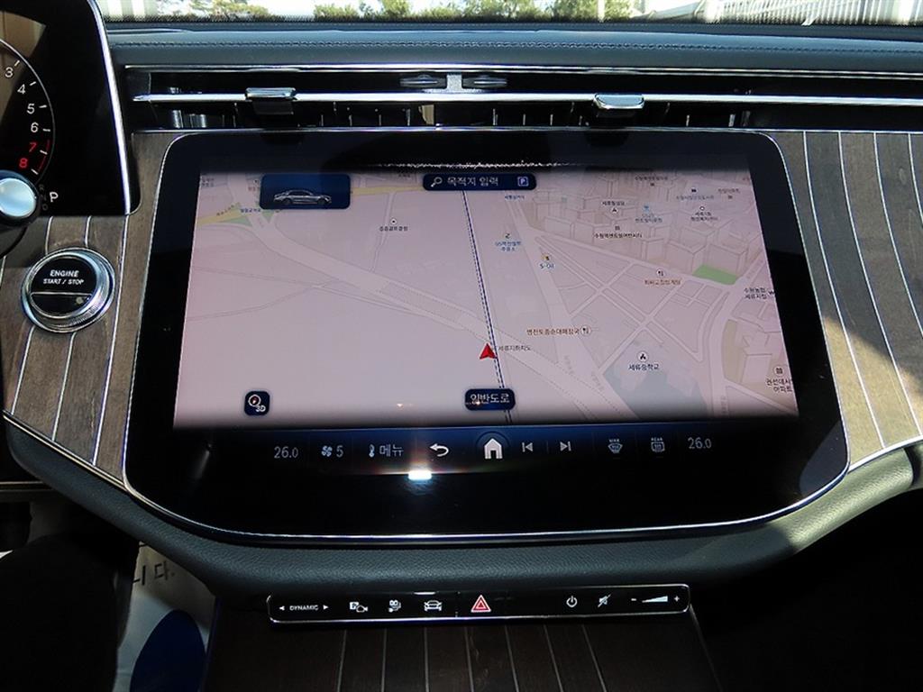 Mercedes-Benz E-Class — photo 13