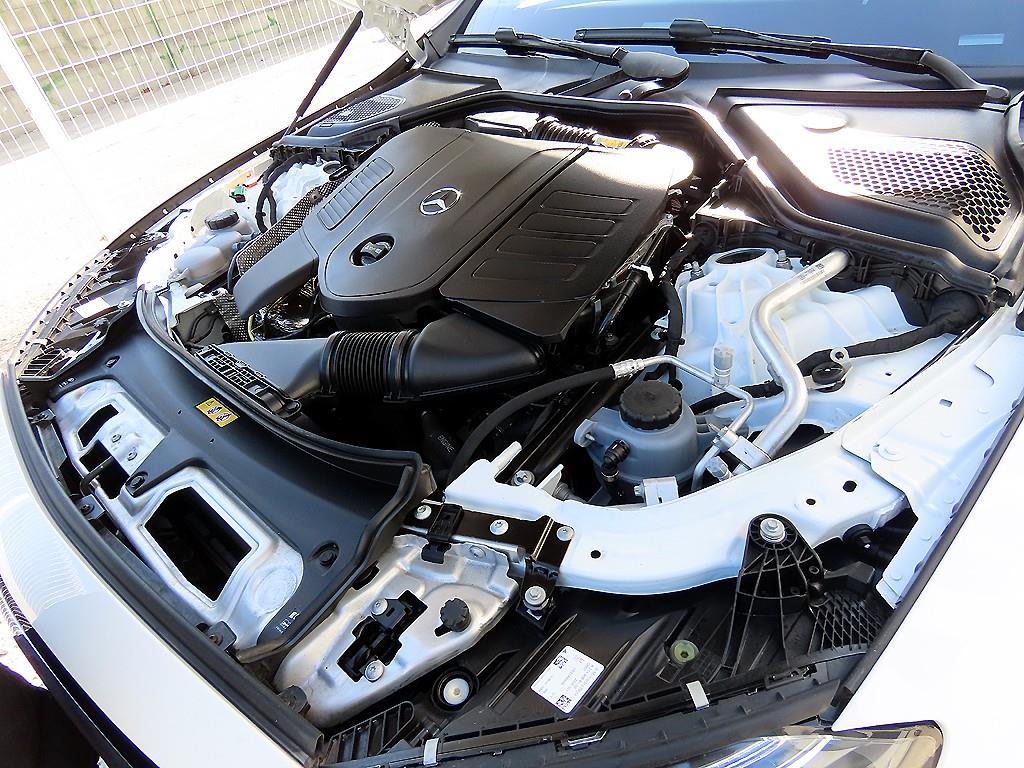 Mercedes-Benz E-Class — photo 19