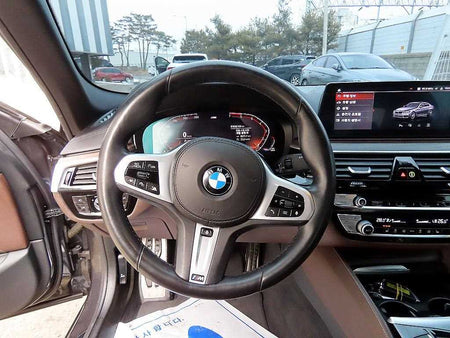 BMW 5-Series — photo 08