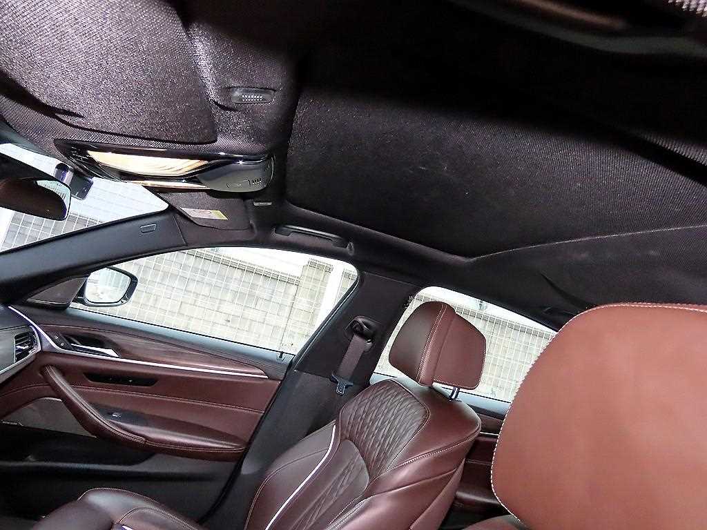 BMW 5-Series — photo 18