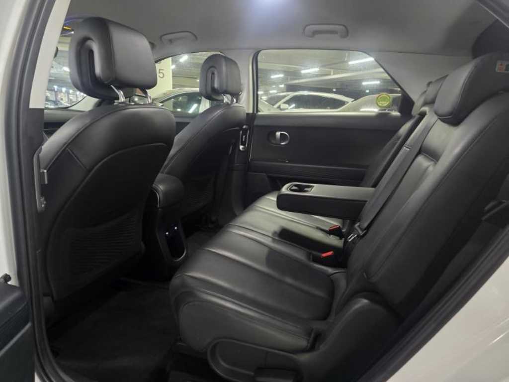 Hyundai Ioniq5 — photo 16