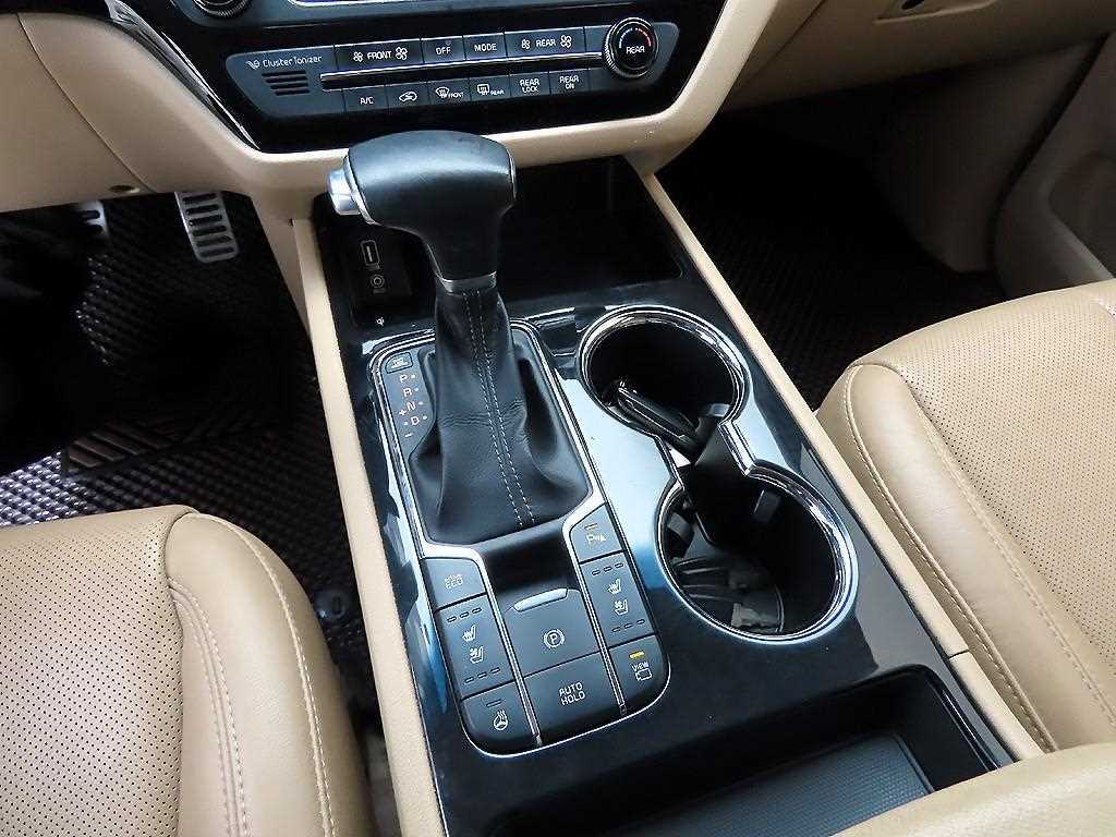 Kia Carnival — photo 10