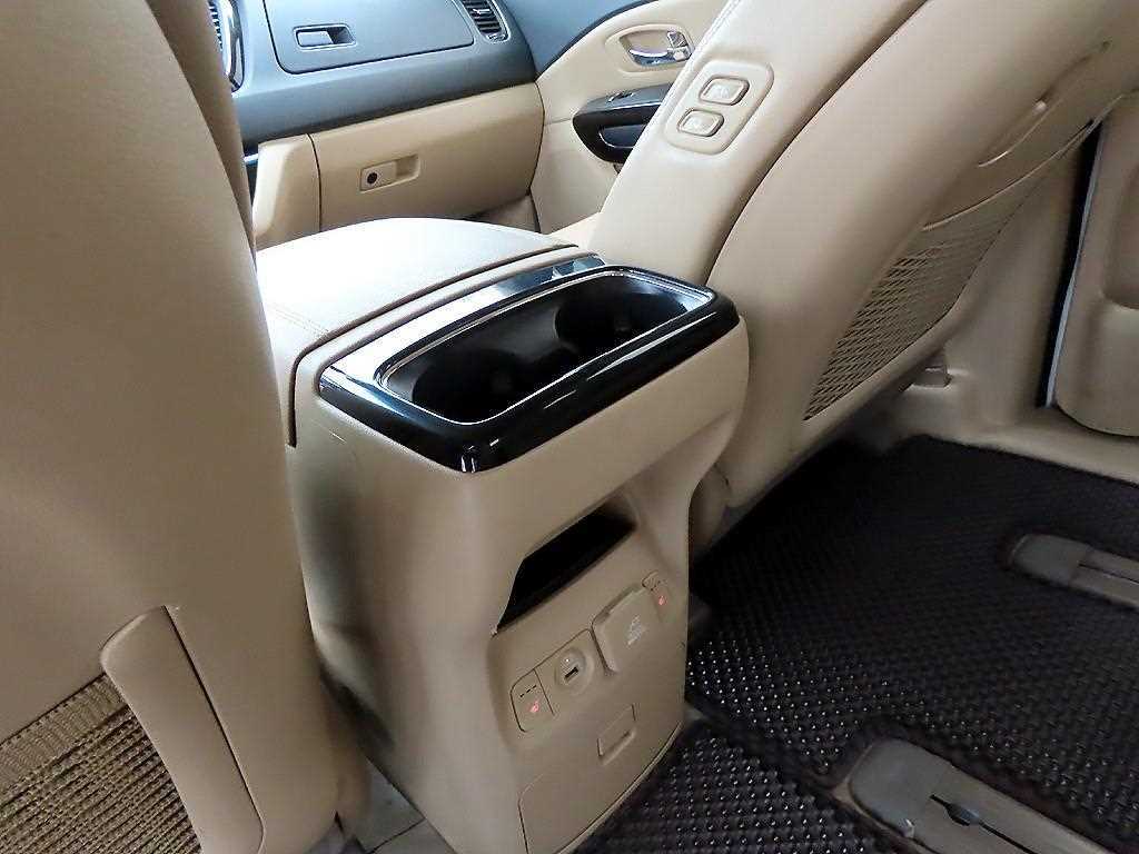 Kia Carnival — photo 15