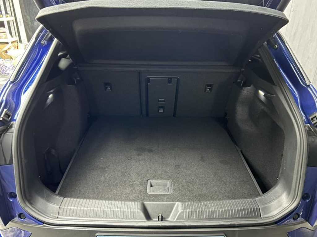 Volkswagen ID.4 — photo 16