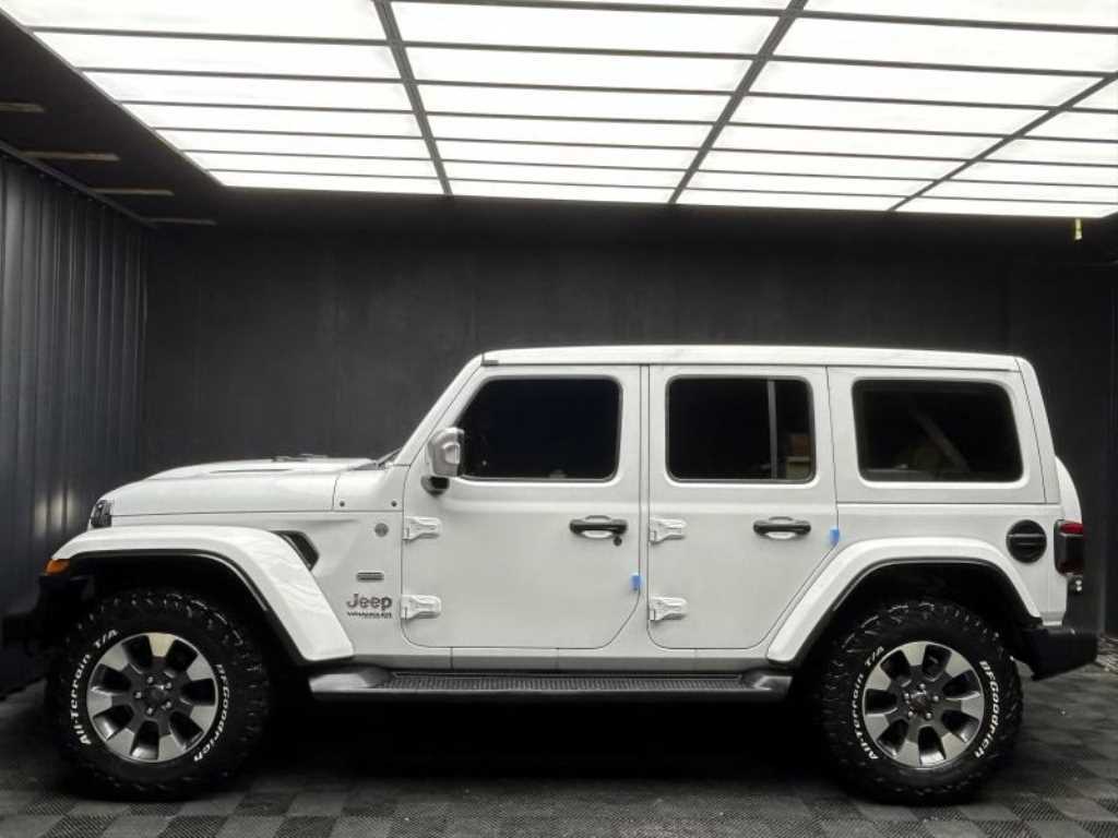 Jeep Wrangler — photo 03