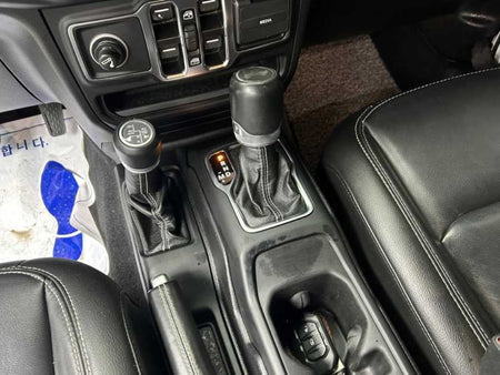 Jeep Wrangler — photo 10