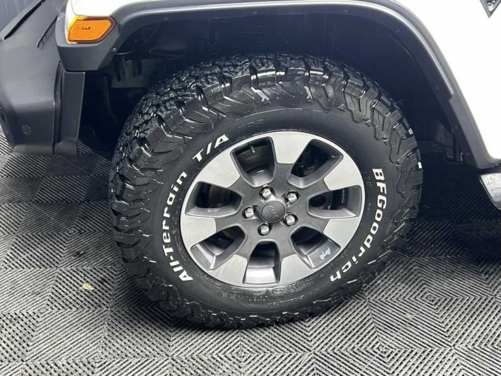 Jeep Wrangler — photo 18