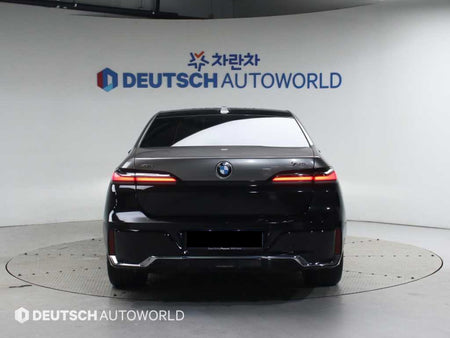 BMW 7-Series — photo 04
