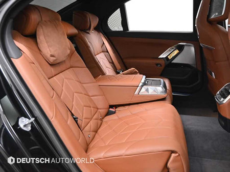 BMW 7-Series — photo 12