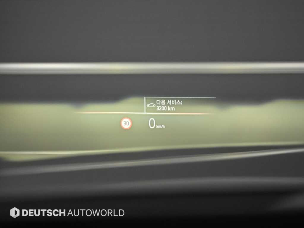 BMW 7-Series — photo 18