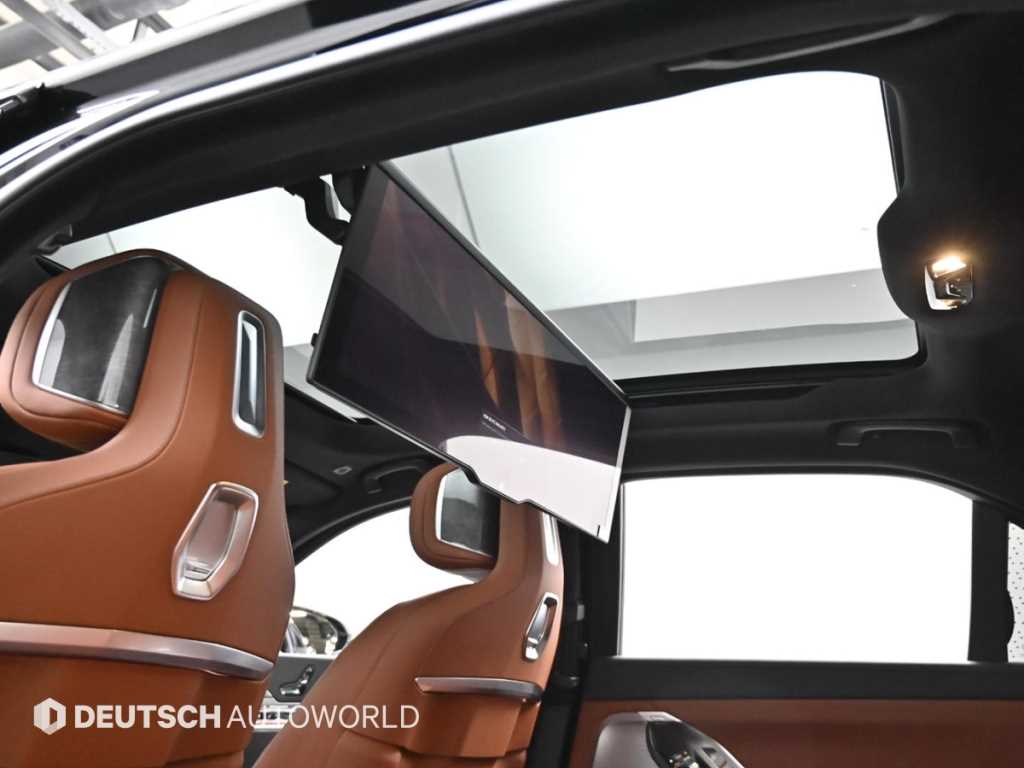BMW 7-Series — photo 19