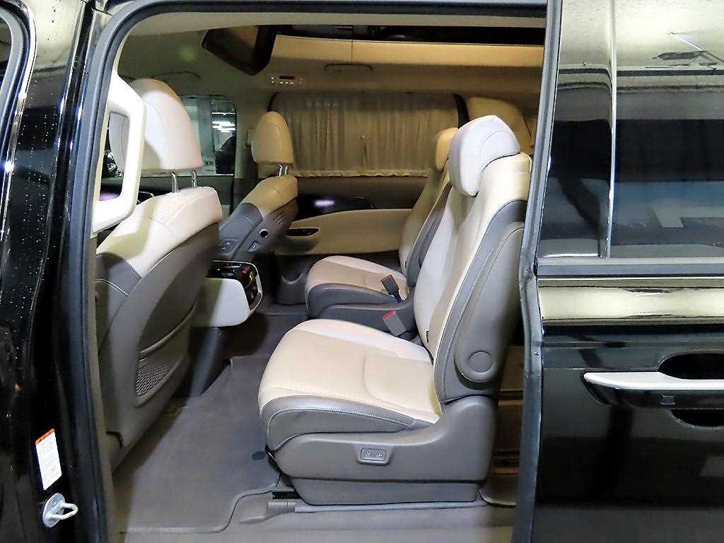 Kia Carnival — photo 07