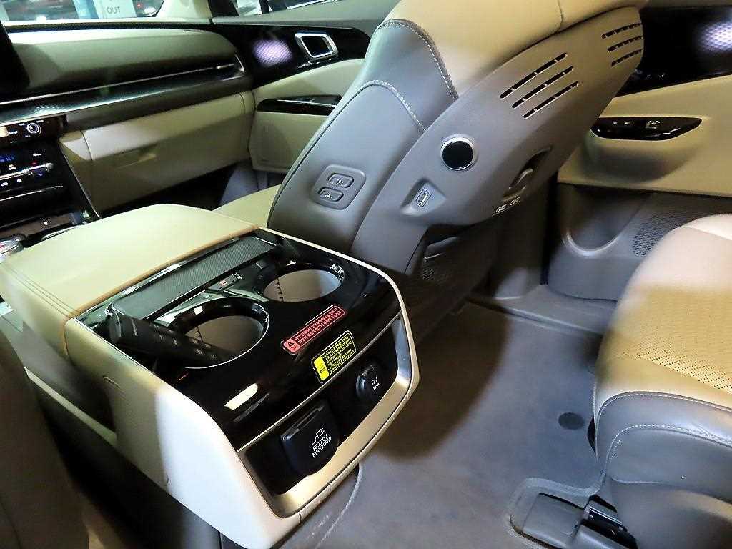 Kia Carnival — photo 14