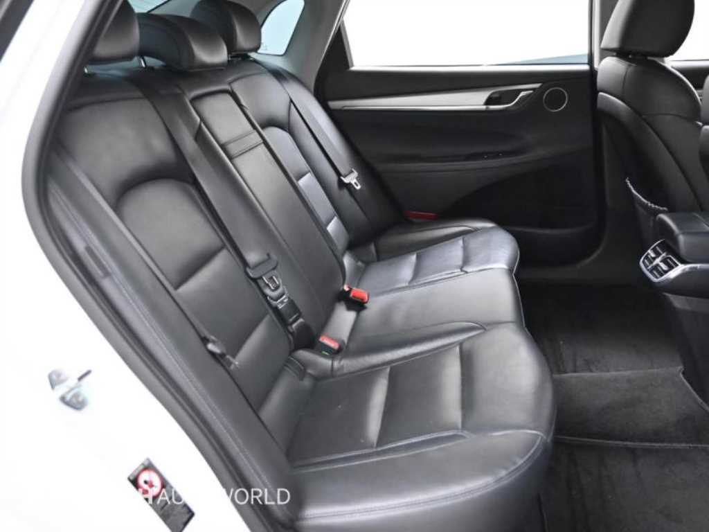 Hyundai Grandeur — photo 19