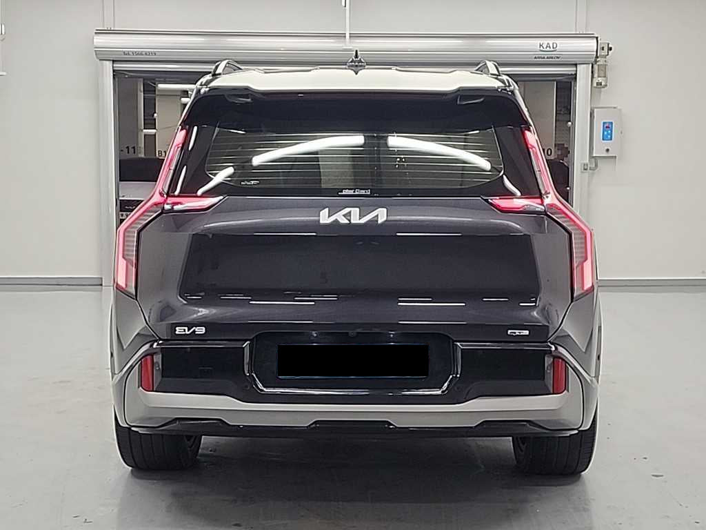 Kia EV9 — photo 03
