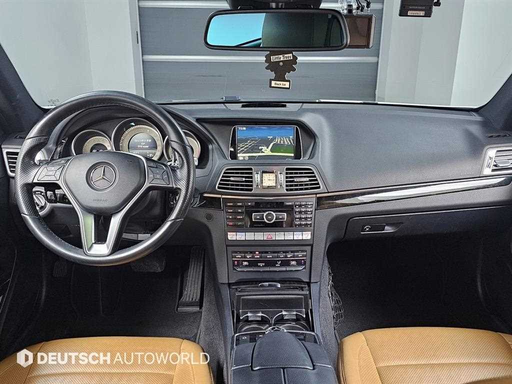 Mercedes-Benz E-Class — photo 07