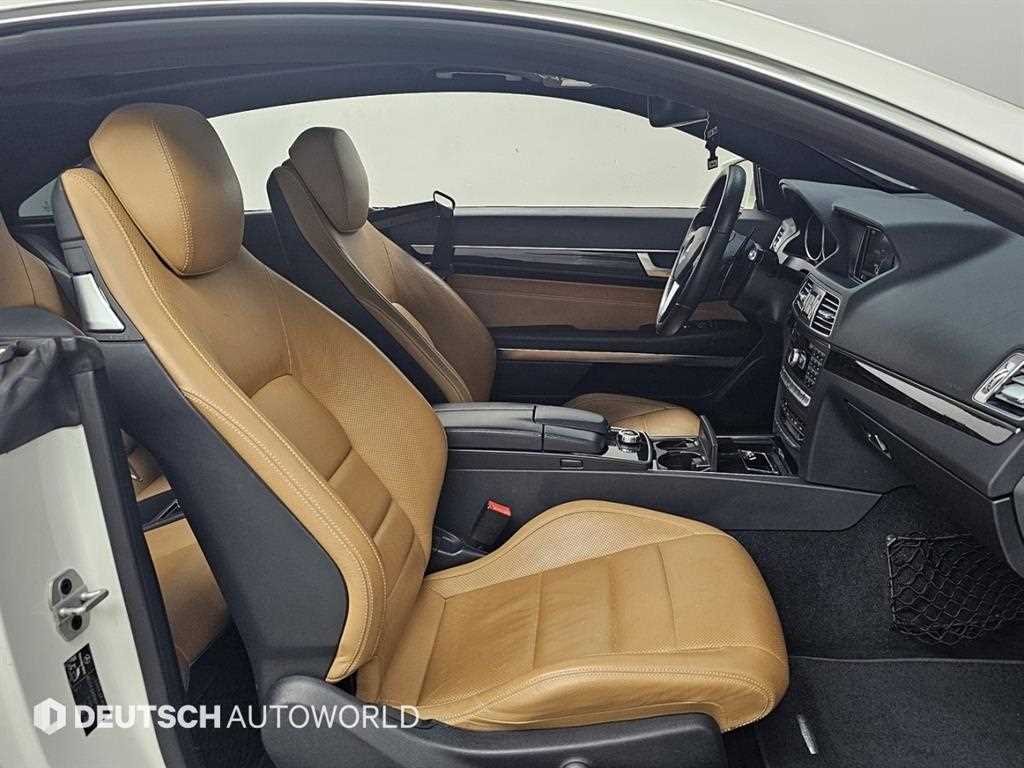 Mercedes-Benz E-Class — photo 10