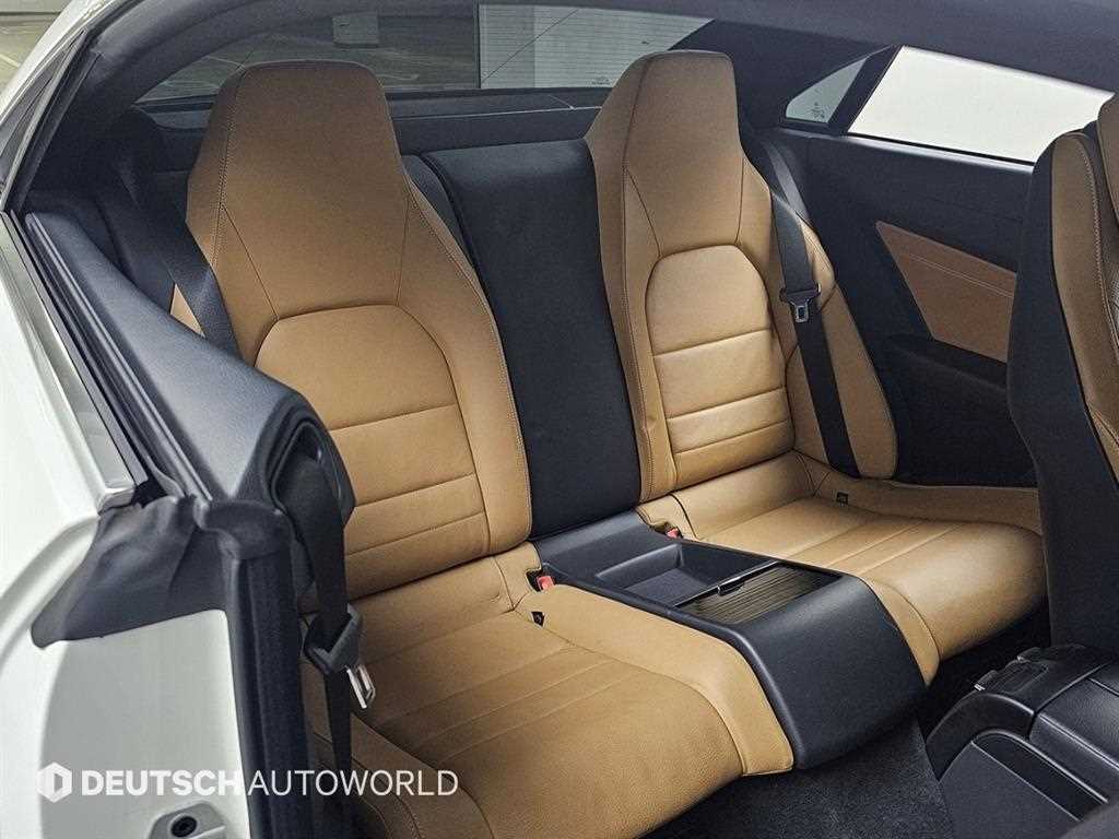 Mercedes-Benz E-Class — photo 12