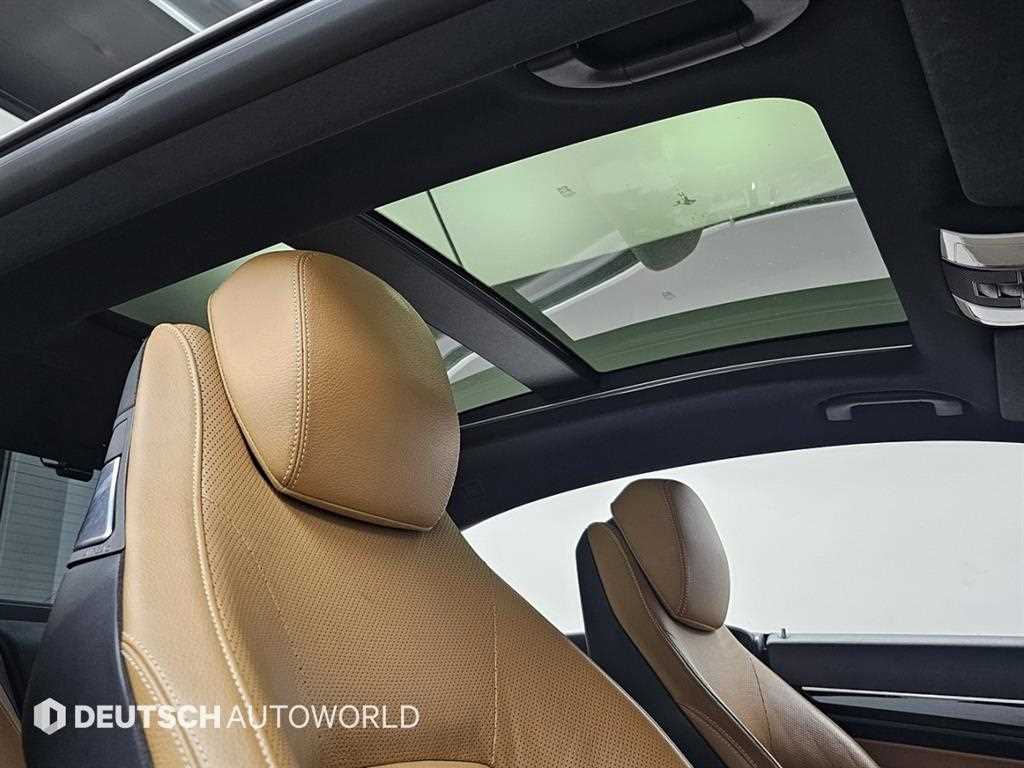 Mercedes-Benz E-Class — photo 19