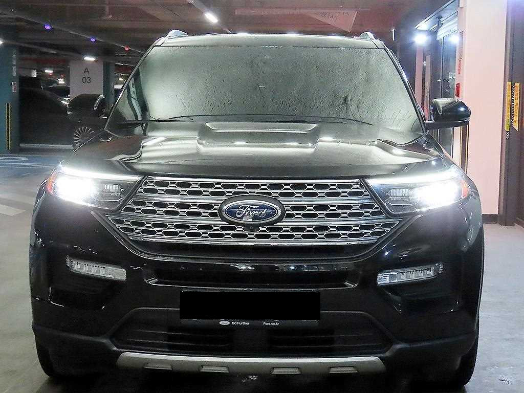 Ford Explorer — photo 02