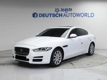 Jaguar XE — photo 02