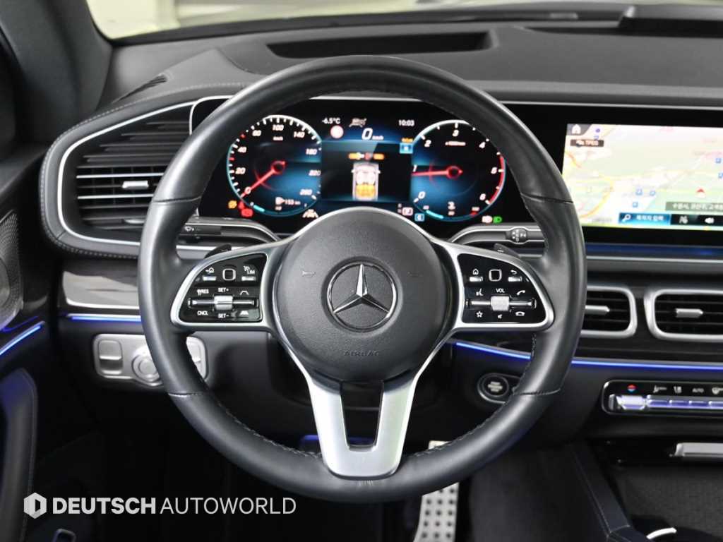 Mercedes-Benz GLE-Class — photo 13