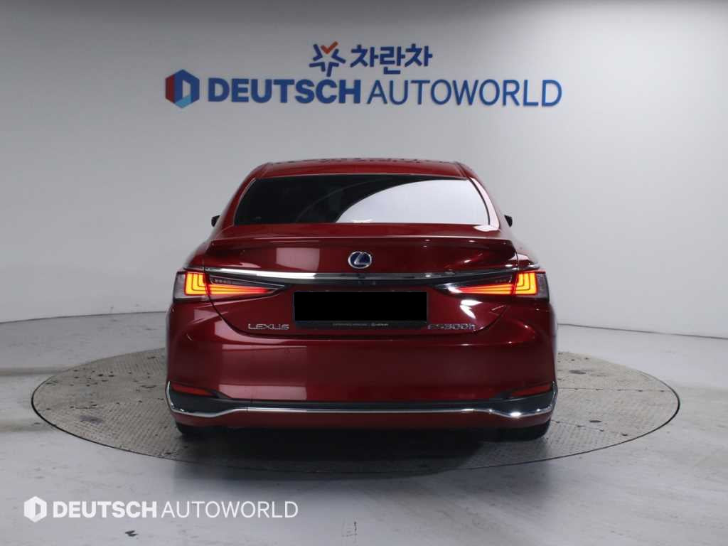 Lexus ES — photo 04