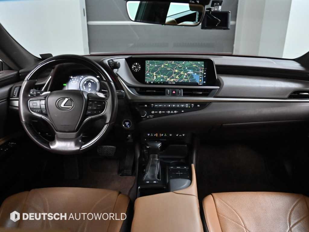 Lexus ES — photo 07