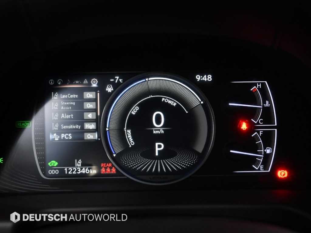 Lexus ES — photo 08