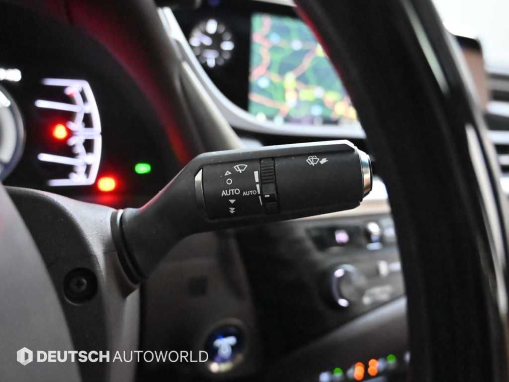 Lexus ES — photo 17