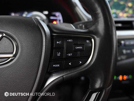 Lexus ES — photo 18