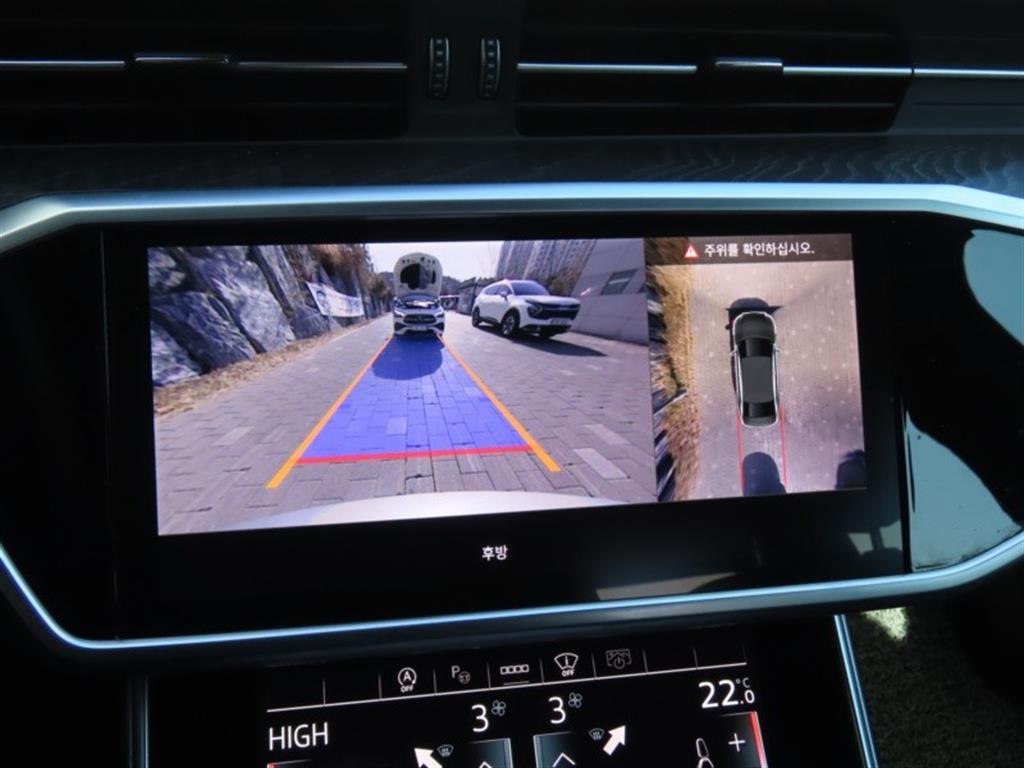 Audi A6 — photo 09