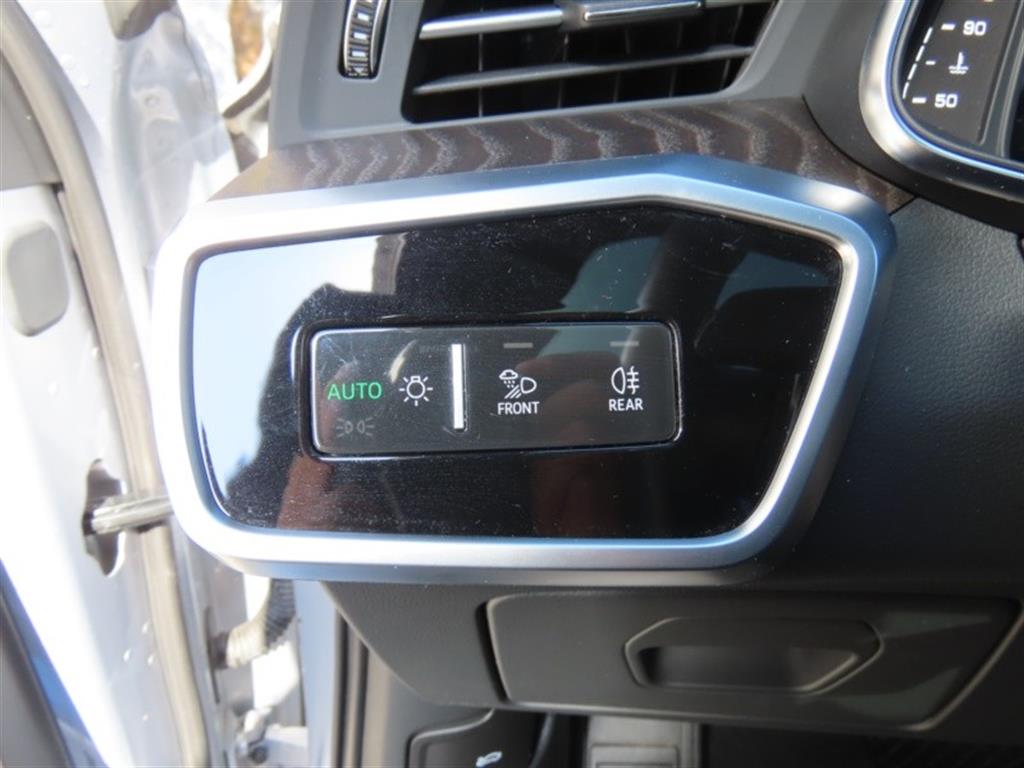 Audi A6 — photo 11
