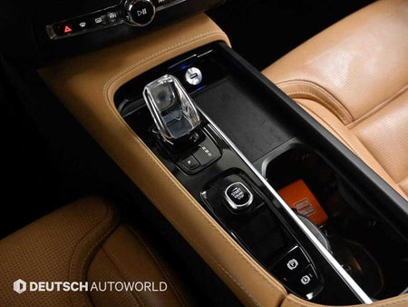 Volvo XC90 — photo 09