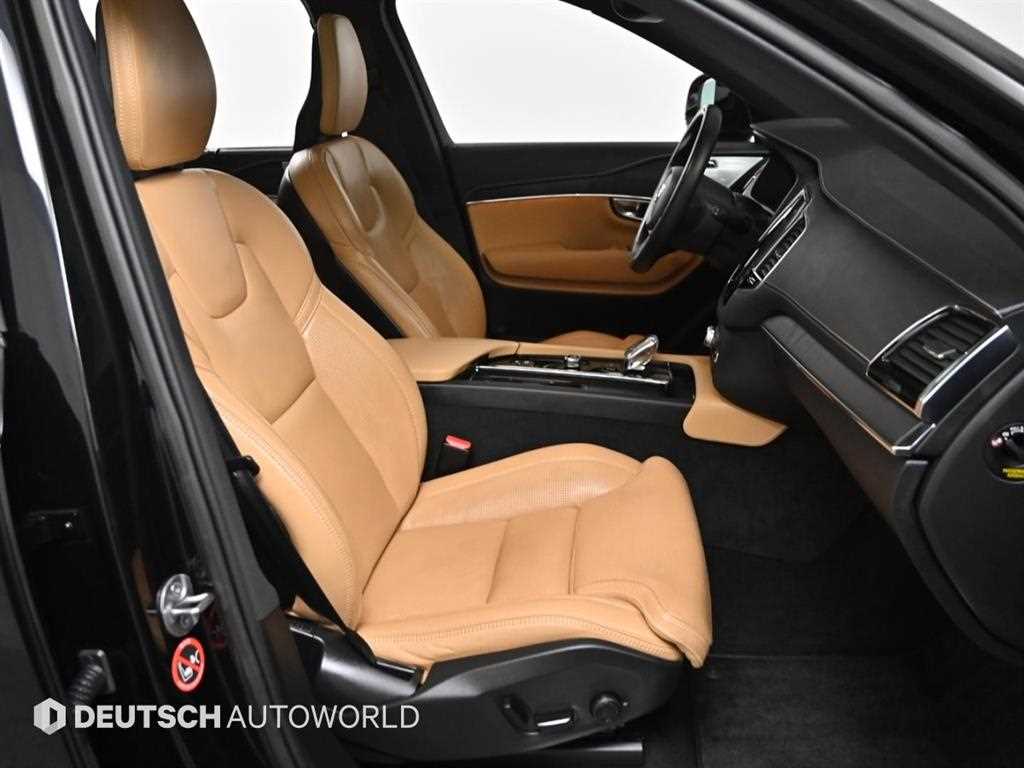 Volvo XC90 — photo 10