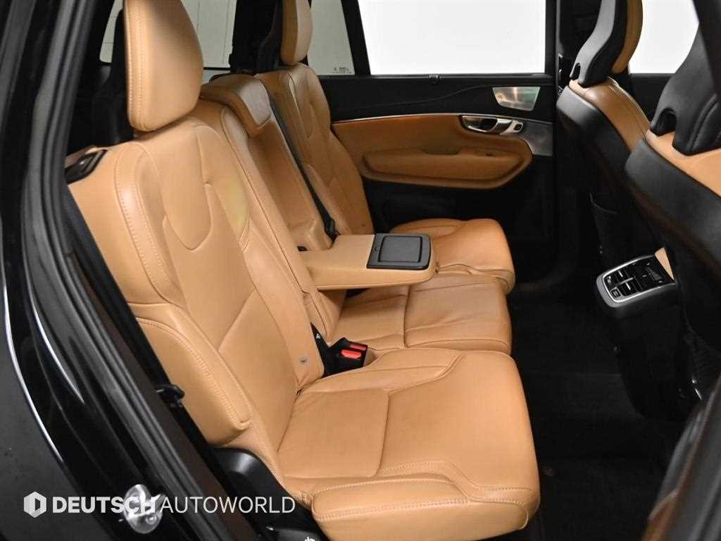 Volvo XC90 — photo 12