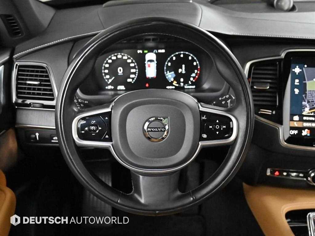 Volvo XC90 — photo 13
