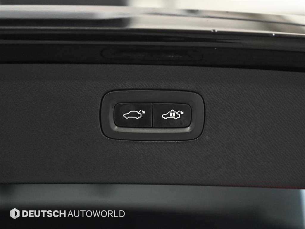 Volvo XC90 — photo 20