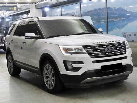 Ford Explorer — photo 01