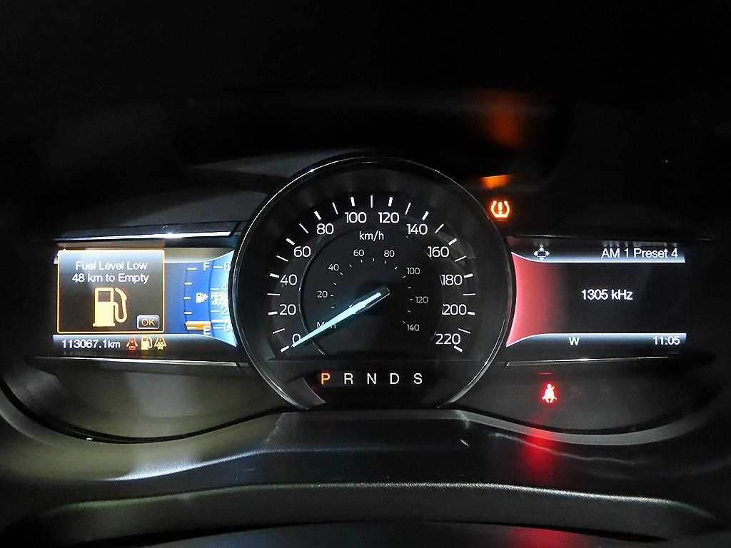 Ford Explorer — photo 09