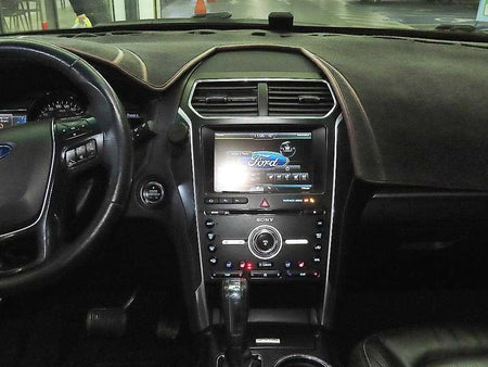 Ford Explorer — photo 11