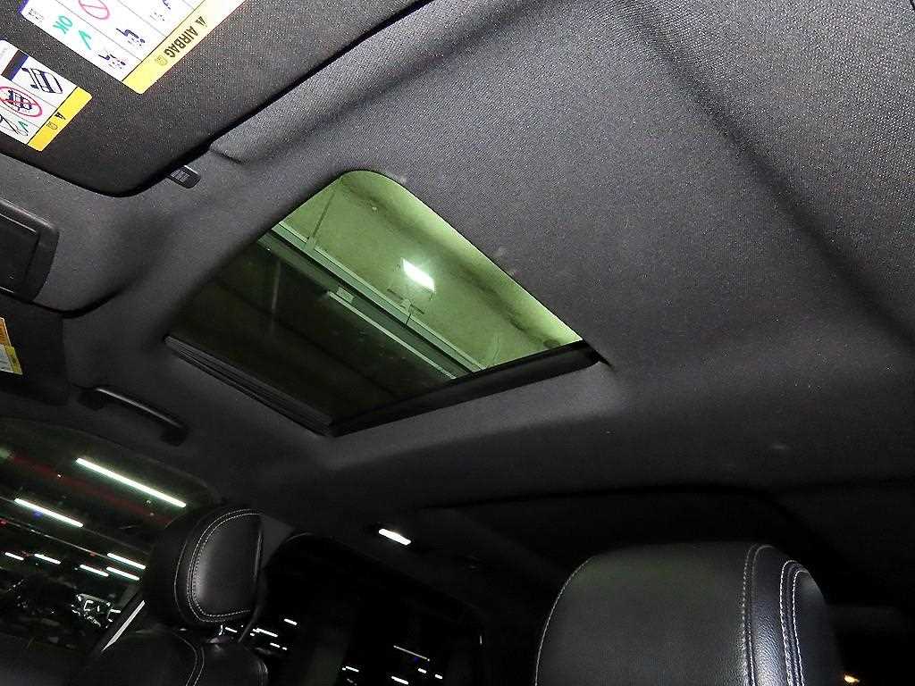 Ford Explorer — photo 15
