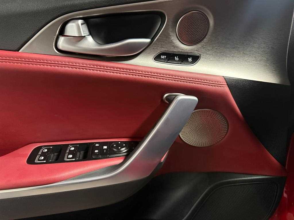 Kia Stinger — photo 09