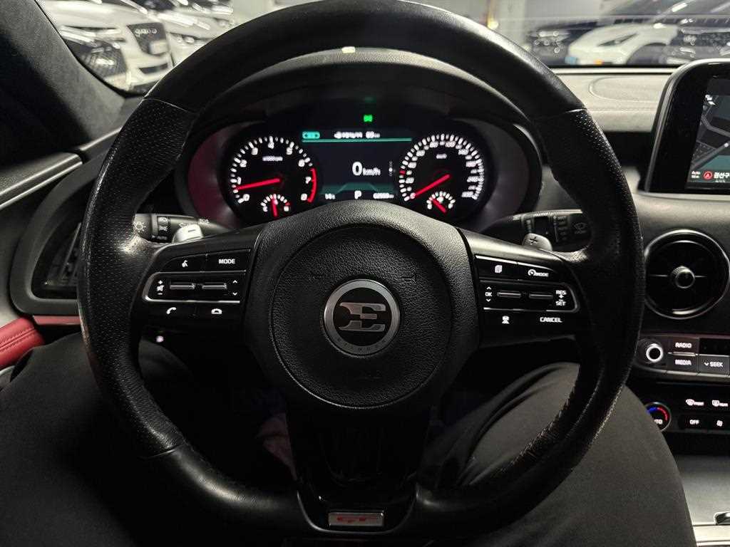 Kia Stinger — photo 11