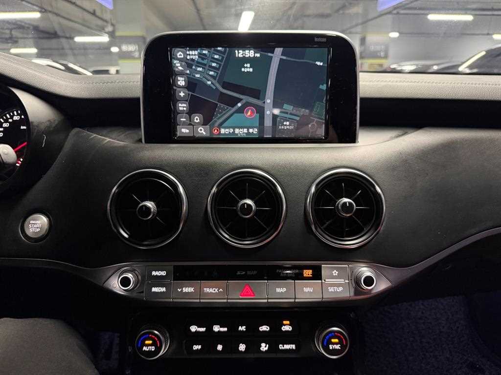 Kia Stinger — photo 13