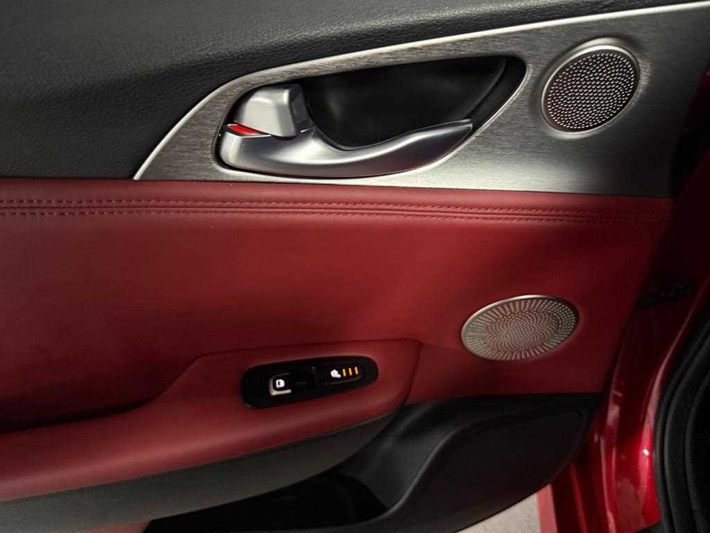 Kia Stinger — photo 17