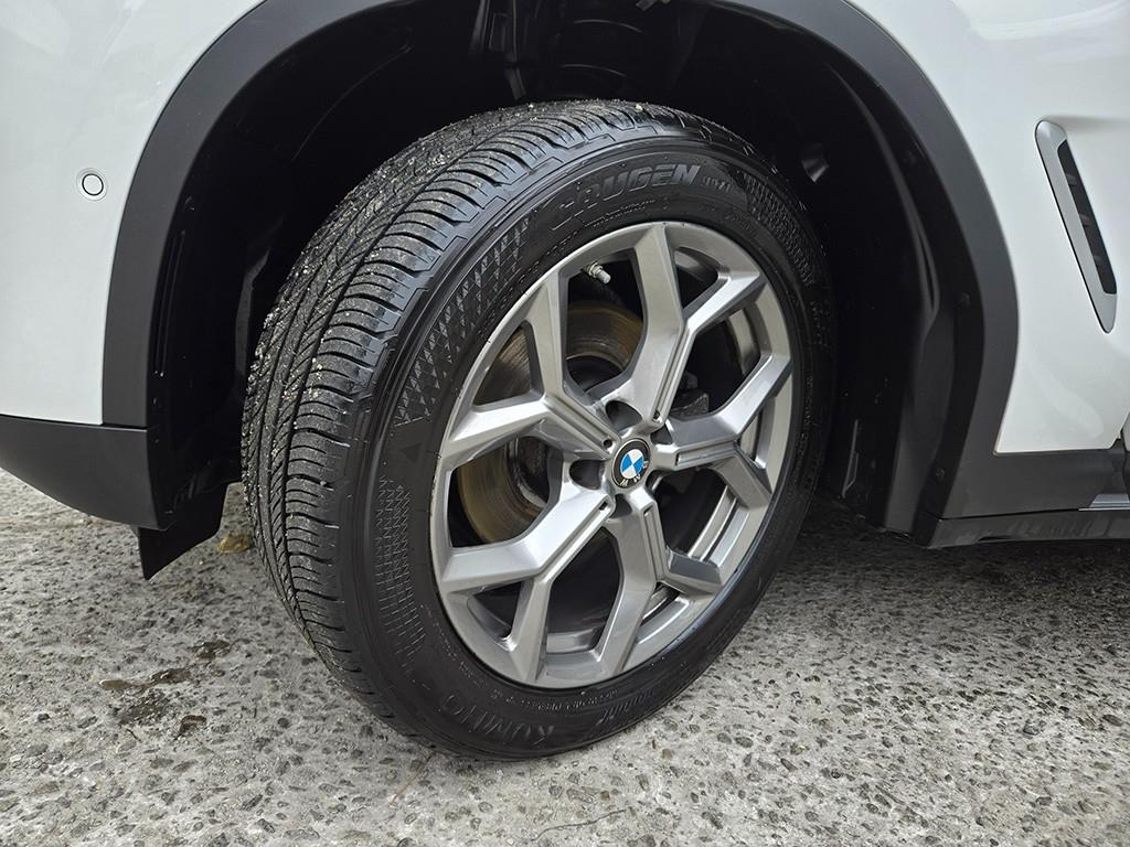 BMW X3 — photo 20